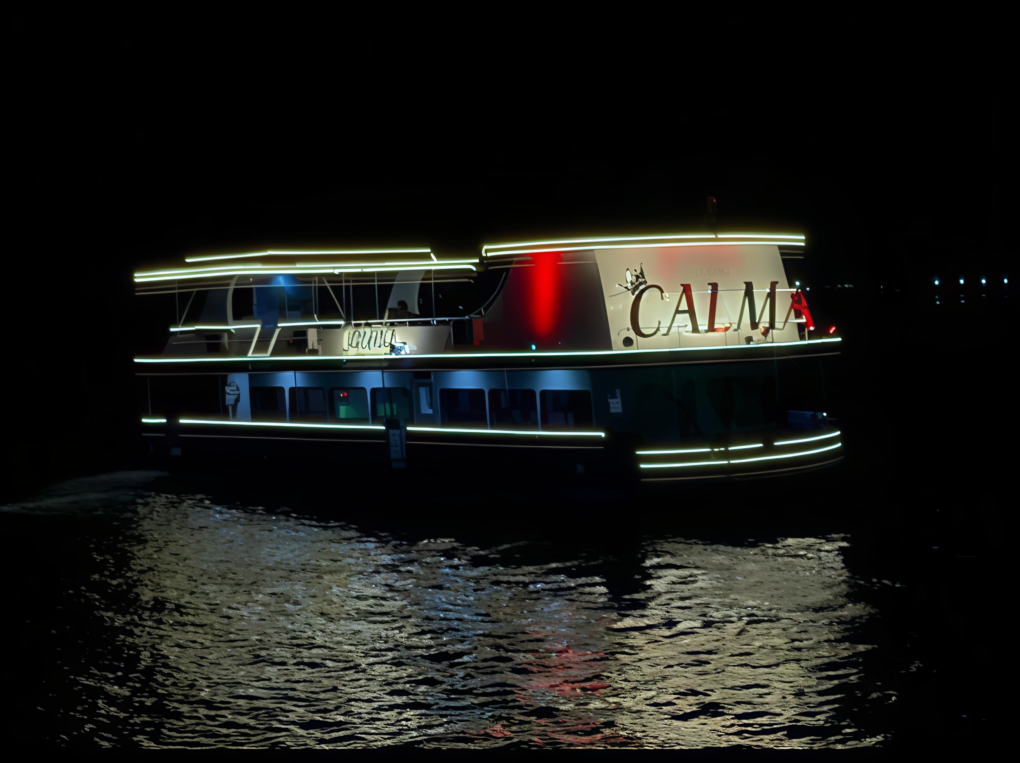 Calma dinner cruise